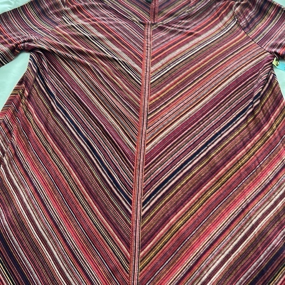 BCBG MaxAzria above the knee striped dress multicolored w quarter length sleeves - Picture 6 of 9